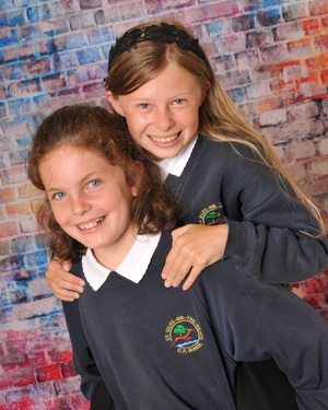 Friendship group portrait sample