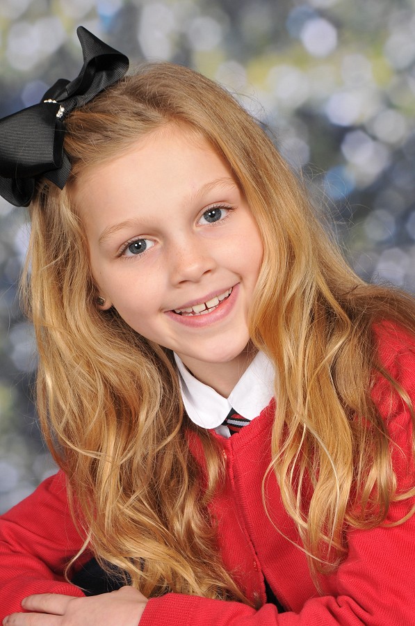 Outdoor backdrop portrait sample